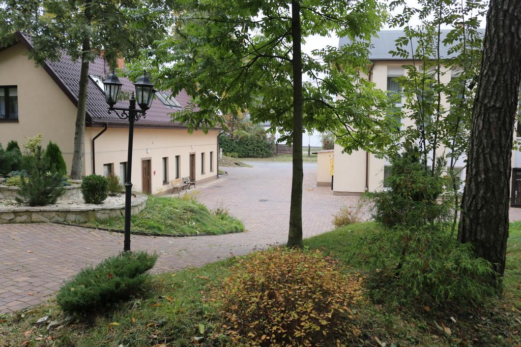 Hotel Lachowka Krepiec Buitenkant foto