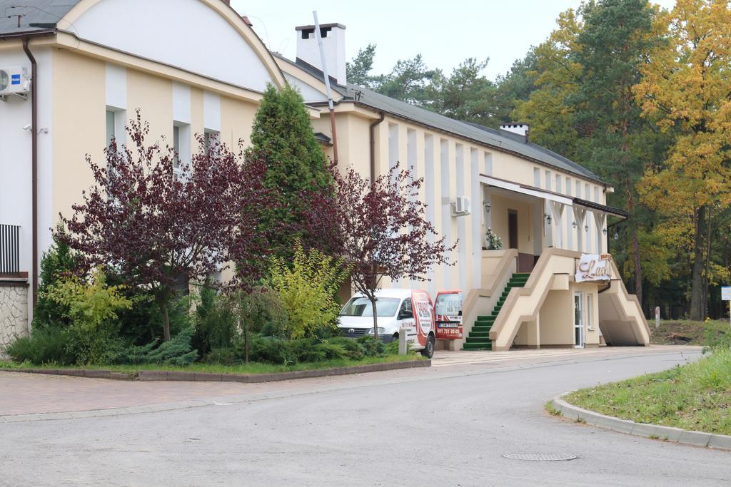 Hotel Lachowka Krepiec Buitenkant foto