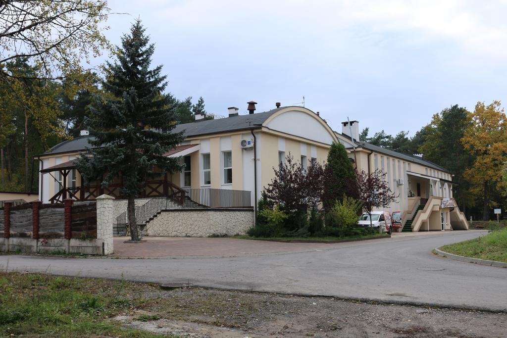 Hotel Lachowka Krepiec Buitenkant foto