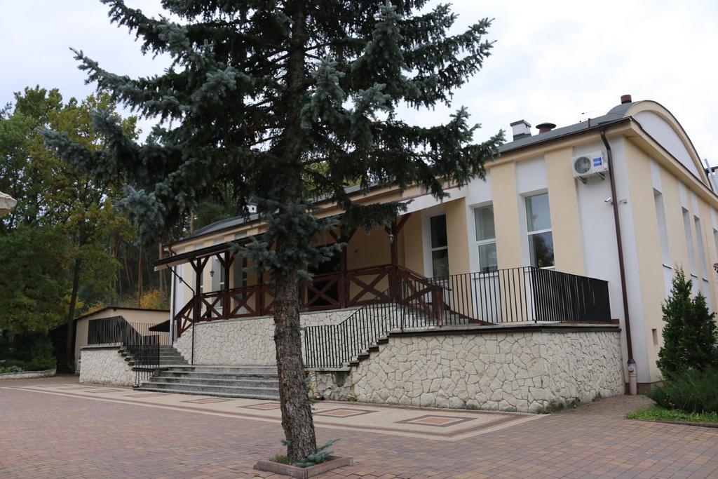 Hotel Lachowka Krepiec Buitenkant foto