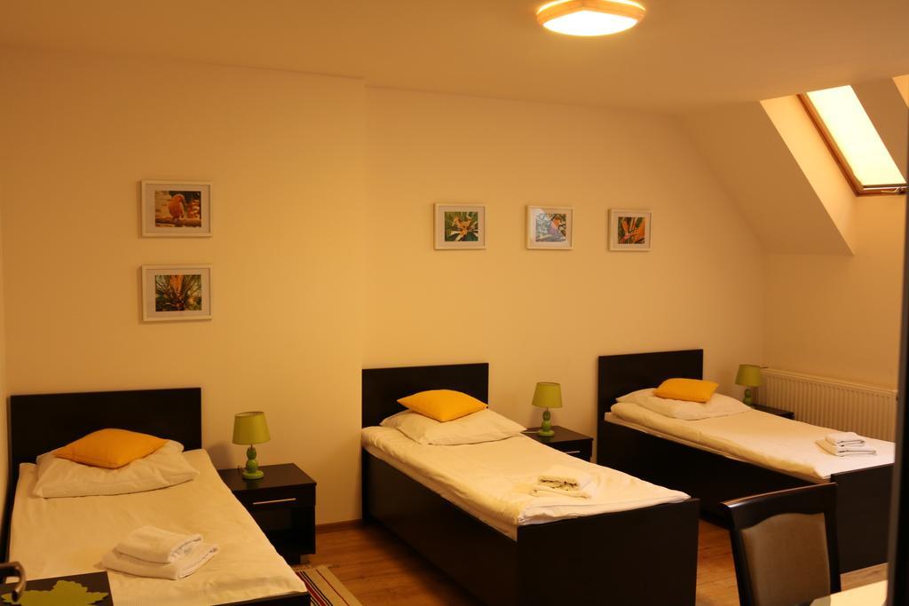 Hotel Lachowka Krepiec Buitenkant foto