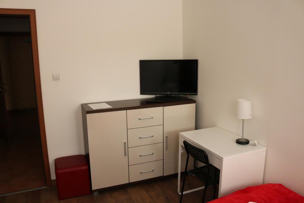 Hotel Lachowka Krepiec Buitenkant foto