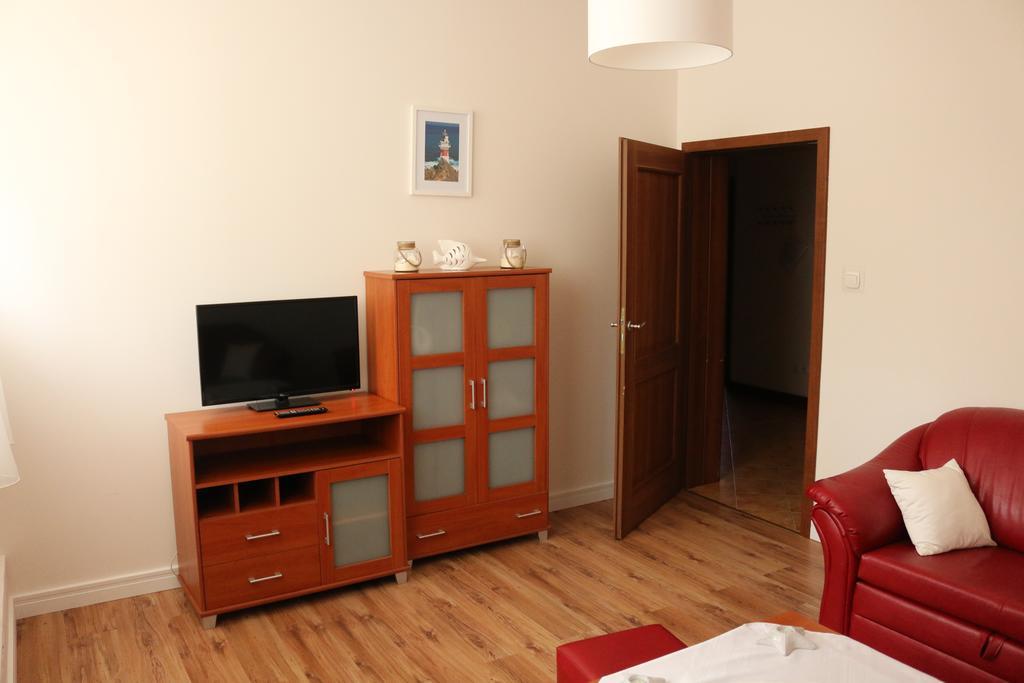 Hotel Lachowka Krepiec Buitenkant foto
